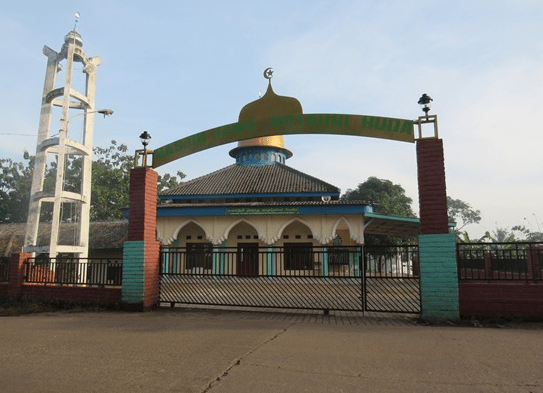 Masjid Jami' Miftakhul Huda: Pusat Kehidupan Berdampingan di Cilacap